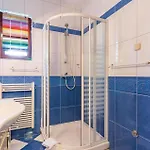 Stunning In With Sauna Vakantiehuis Pula