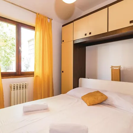 Semesterbostad Beautiful Home In Pula With Sauna