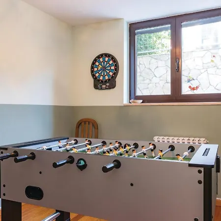 Semesterbostad Beautiful Home In Pula With Sauna *