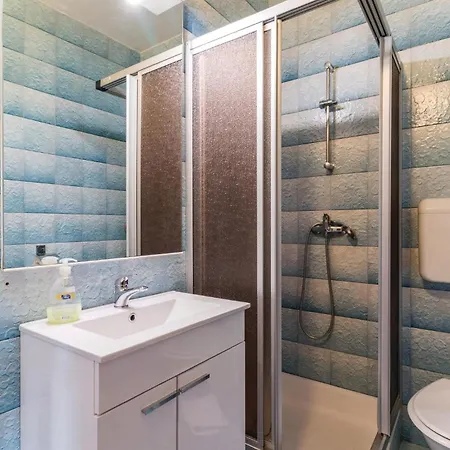 Semesterbostad Beautiful Home In Pula With Sauna Pula