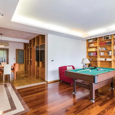 Beautiful Home In Pula With Sauna Pula