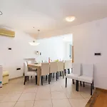 Ferienhaus Stunning Home In Pula With Sauna