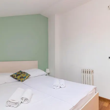 Holiday home Lovely Home In Pula With Kitchen *