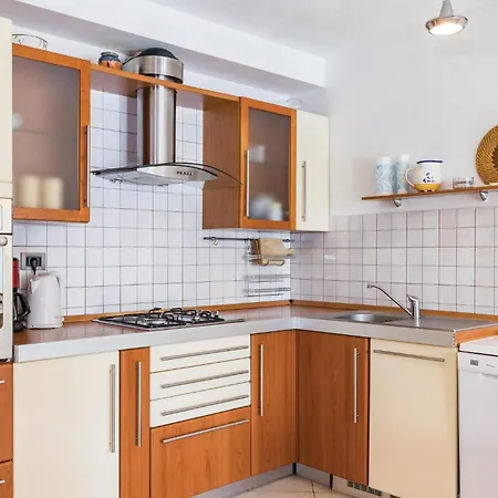 Holiday home Lovely Home In Pula With Kitchen