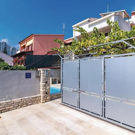 Lovely Home In Pula With Kitchen