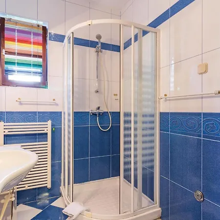 Stunning In With Sauna Будинок відпочинку Пула