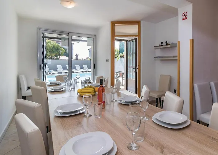 Beautiful In With Sauna Пула