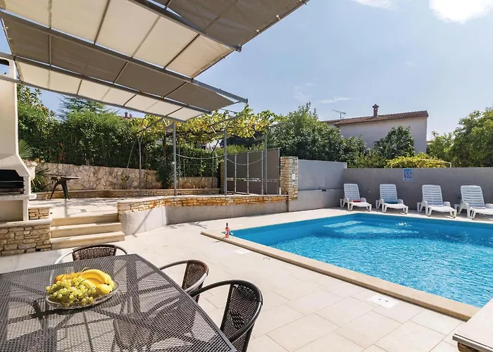 Beautiful In With Sauna Пула