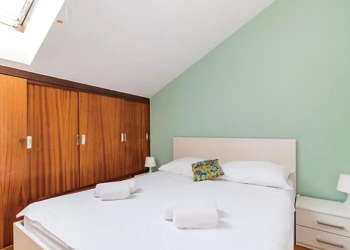 Дом отдыха Beautiful In With Sauna