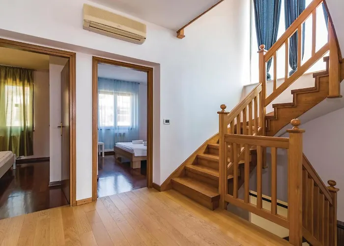 Дом отдыха Beautiful In With Sauna Пула