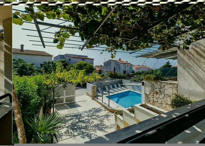 Beautiful Home In Pula With Sauna *