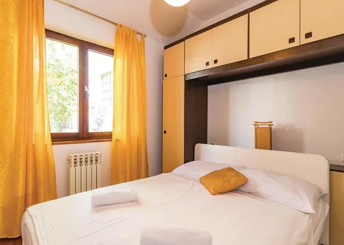 Semesterbostad Beautiful Home In Pula With Sauna